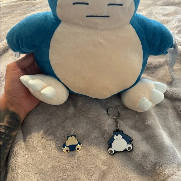 Snorlax Pokemon Bundle - Picture 2 of 4